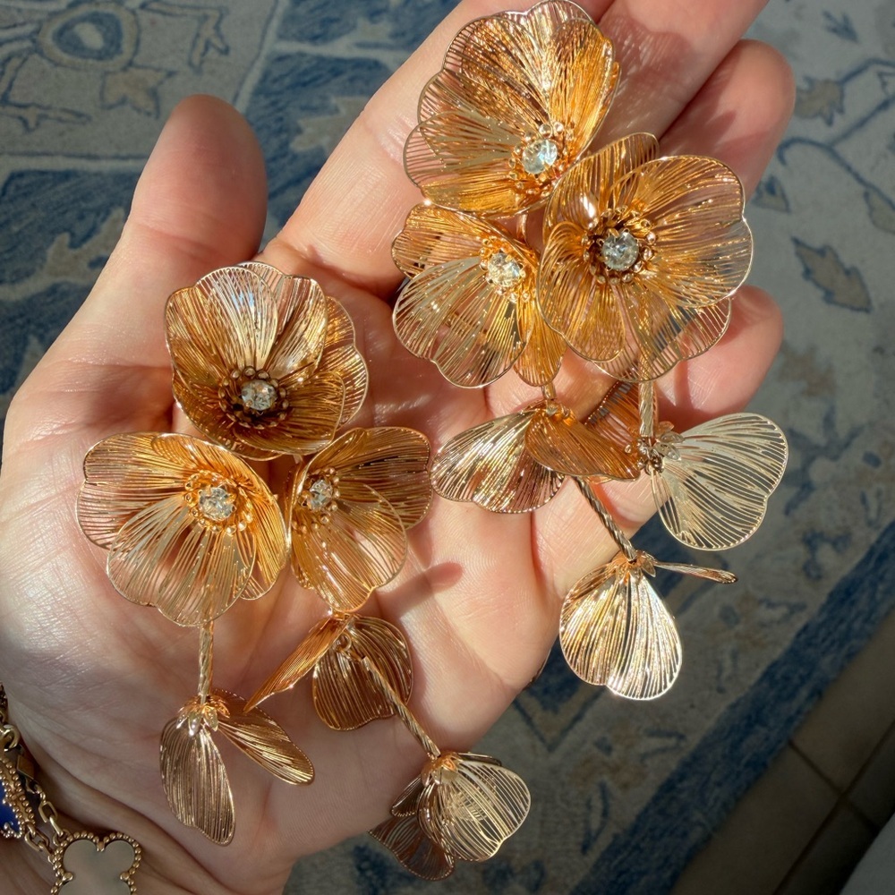 Zara Kate Middleton Cascading Gold Flower Earrings - Picture 7 of 9